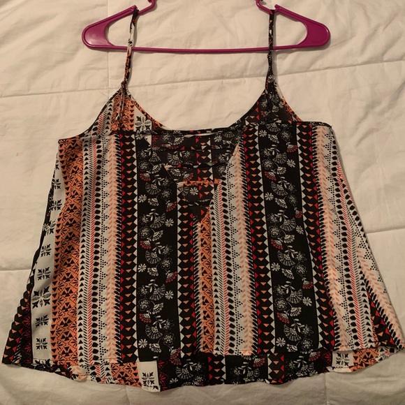 Cute tank top with fun print - Picture 2 of 3